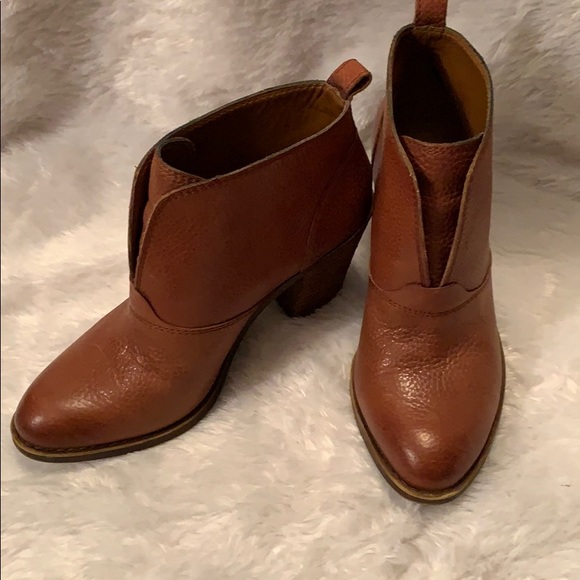 Lucky Booties - Picture 2 of 5